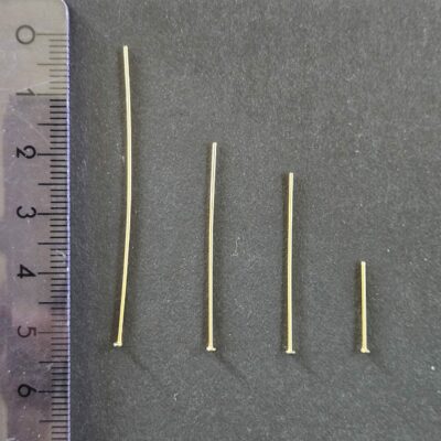 Différentes tailles de tiges pour les boucles d'oreilles